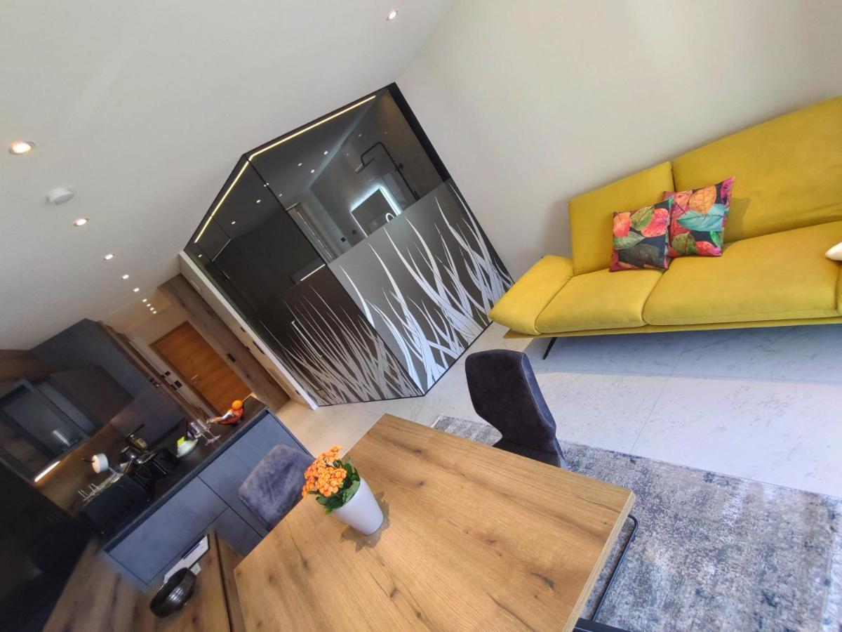 Aenna Apart Prutz Exterior foto