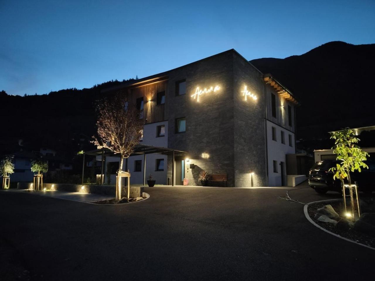 Aenna Apart Prutz Exterior foto
